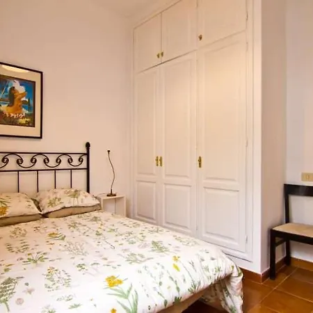 Sleeps 4 Wifi Villa *